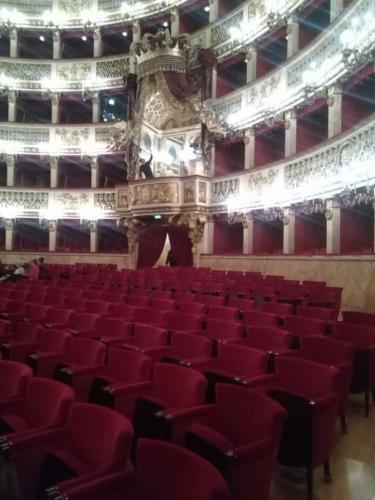 Pranzo per i senzatetto