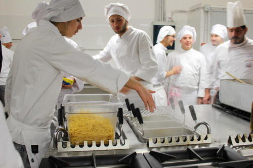 Preparazione dei pasti per la Mensa della Comunità di Sant'Egidio (29/1/2019)