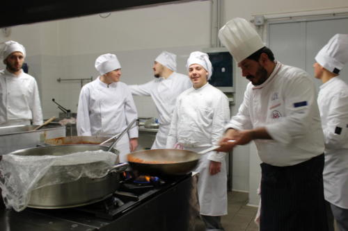 Preparazione dei pasti per la Mensa della Comunità di Sant'Egidio (29/1/2019)