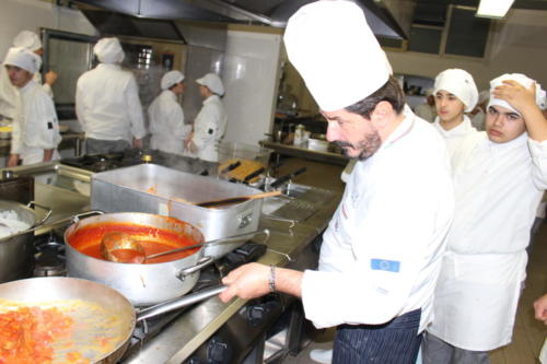 Preparazione dei pasti per la Mensa della Comunità di Sant'Egidio (29/1/2019)