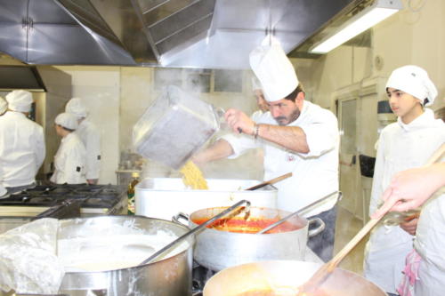 Preparazione dei pasti per la Mensa della Comunità di Sant'Egidio (29/1/2019)