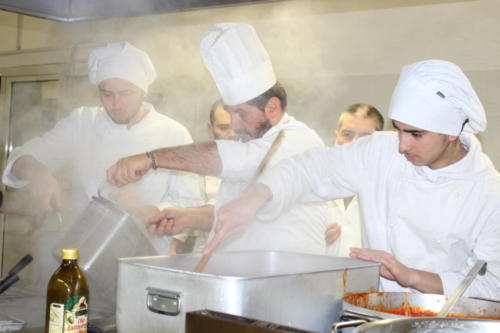 Preparazione dei pasti per la Mensa della Comunità di Sant'Egidio (29/1/2019)
