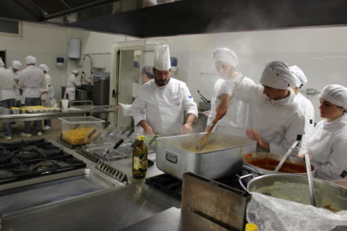 Preparazione dei pasti per la Mensa della Comunità di Sant'Egidio (29/1/2019)