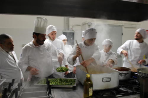 Preparazione dei pasti per la Mensa della Comunità di Sant'Egidio (29/1/2019)