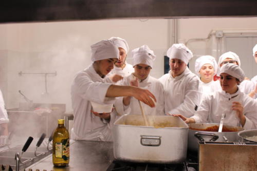 Preparazione dei pasti per la Mensa della Comunità di Sant'Egidio (29/1/2019)