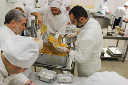 Preparazione dei pasti per la Mensa della Comunità di Sant'Egidio (29/1/2019)