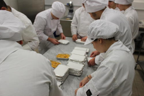 Preparazione dei pasti per la Mensa della Comunità di Sant'Egidio (29/1/2019)