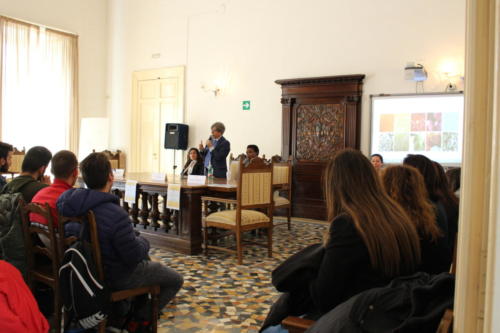 A lezione di "Chimica Cosmetica" - ISIS Elena di Savoia (27/3/2019)