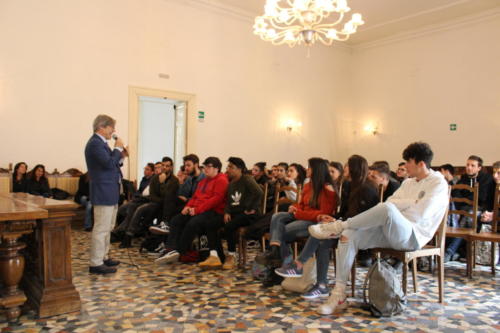 A lezione di "Chimica Cosmetica" - ISIS Elena di Savoia (27/3/2019)