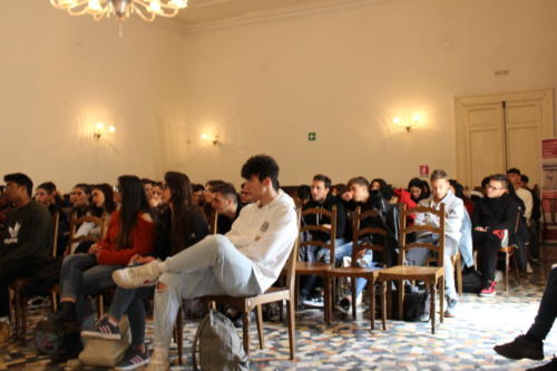 A lezione di "Chimica Cosmetica" - ISIS Elena di Savoia (27/3/2019)