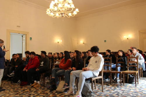 A lezione di "Chimica Cosmetica" - ISIS Elena di Savoia (27/3/2019)