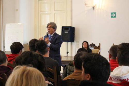 A lezione di "Chimica Cosmetica" - ISIS Elena di Savoia (27/3/2019)