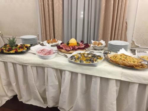 Cena di beneficenza con S.A.R. Emanuele Filiberto di Savoia (4/5/2019) 