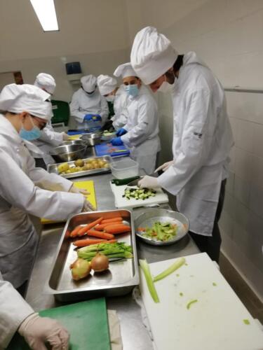 Finalmente nei Laboratori di Enogastronomia e Sala (5/2/21)