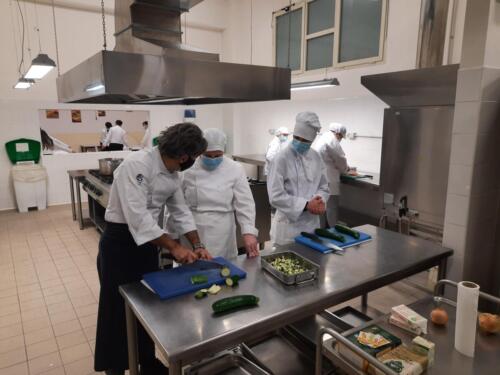 Risotto mantecato alle verdure in cestino di formaggio servito all’inglese(8/2/21)