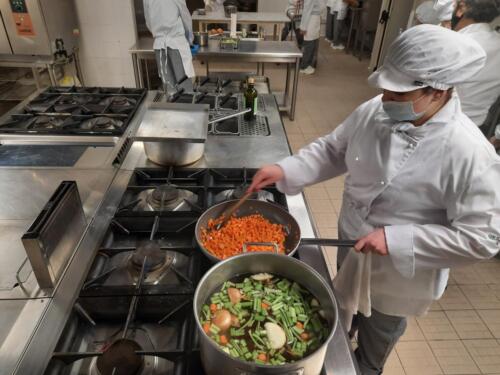 Risotto mantecato alle verdure in cestino di formaggio servito all’inglese(8/2/21)