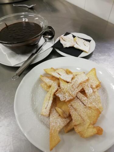 Tagliatelle all'uovo con ragoût alla bolognese e Chiacchiere di Carnevale con Sanguinaccio (18/2/21)