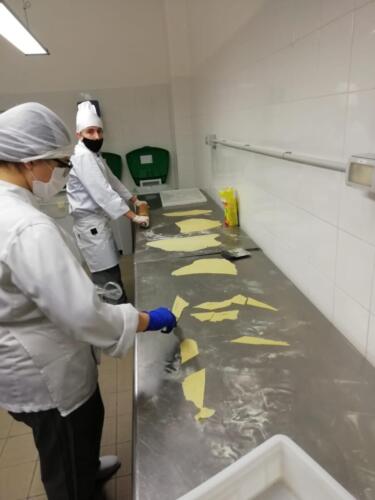 Tagliatelle all'uovo con ragoût alla bolognese e Chiacchiere di Carnevale con Sanguinaccio (18/2/21)