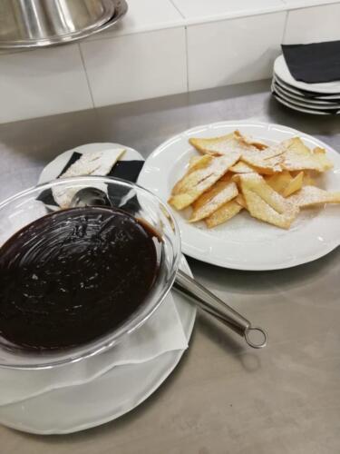 Tagliatelle all'uovo con ragoût alla bolognese e Chiacchiere di Carnevale con Sanguinaccio (18/2/21)