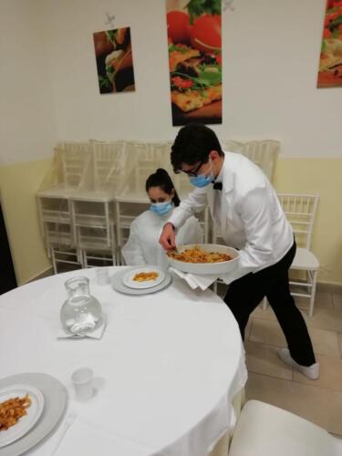 Tagliatelle all'uovo con ragoût alla bolognese e Chiacchiere di Carnevale con Sanguinaccio (18/2/21)