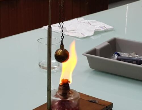 Laboratori di Fisica e Chimica 2ªA-CMB (27/4/2021)