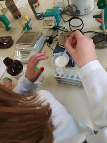 Cromatografia su strato sottile (TLC) e polarità dei solventi organici (7-14/5/2021)