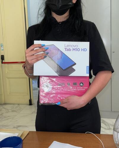 Consegna tablet alunni classi quinte(maggio 2021)