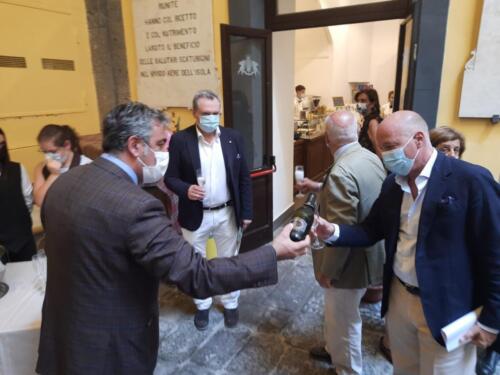 Sigla del Protocollo d’Intesa per la gestione del bar del Pio Monte della Misericordia (5/7/2021)