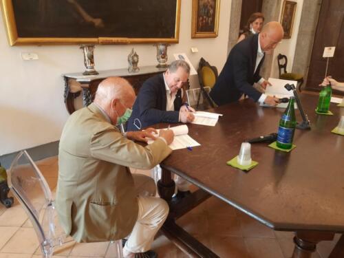 Sigla del Protocollo d’Intesa per la gestione del bar del Pio Monte della Misericordia (5/7/2021)