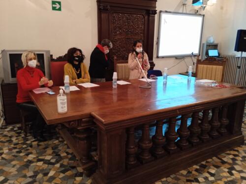 Pensieri e Parole - Contro la violenza sulle donne (25/11/21)